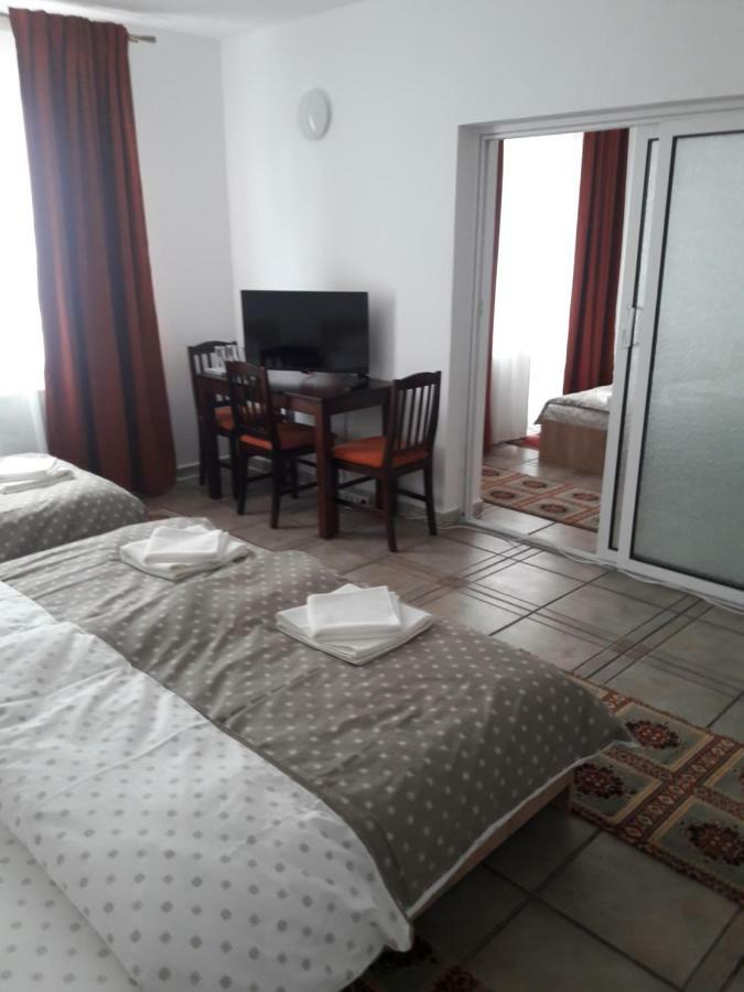 Cazare Neu-Arad Autostrada Apartment Exterior photo